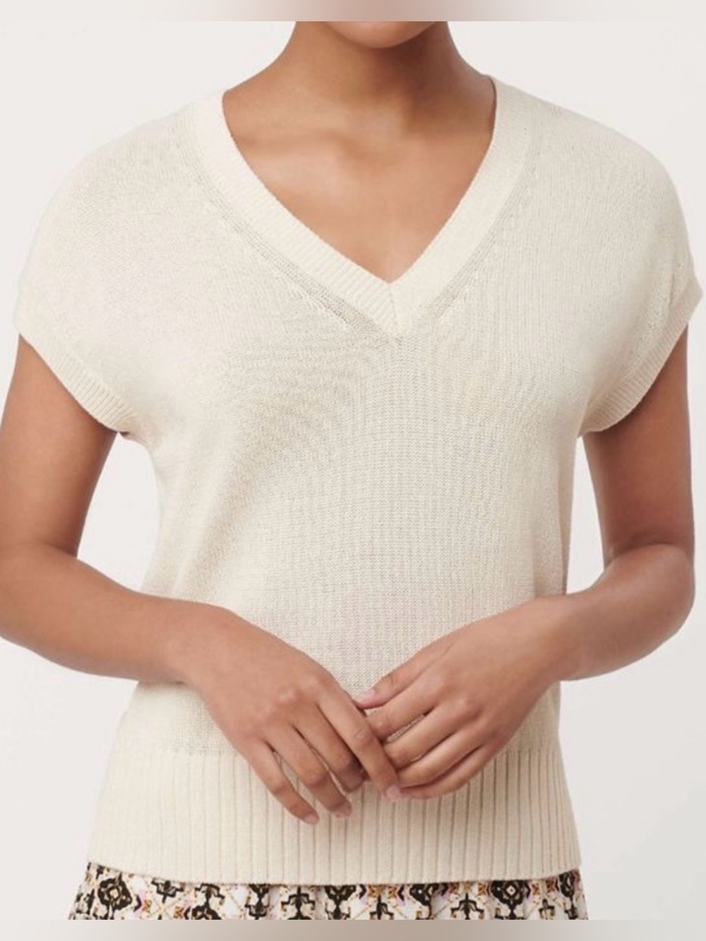 LOFT Cream V-Neck Lightweight Sweater Vest Top Small